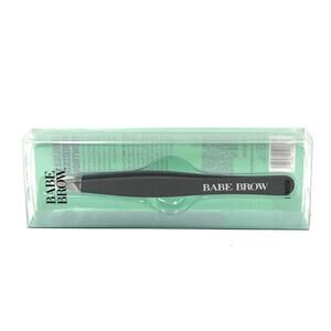 Babe Brow Pro Tweezer